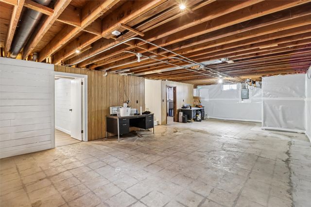 3714 Amherst Street, Des Moines, IA 50313