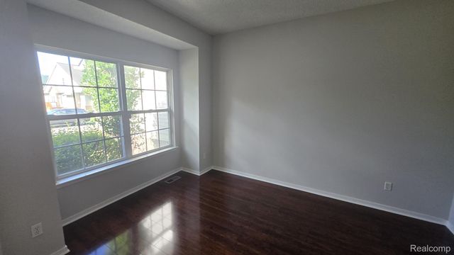 41786 PRIMROSE Drive, Novi, MI 48377