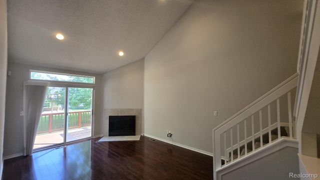 41786 PRIMROSE Drive, Novi, MI 48377