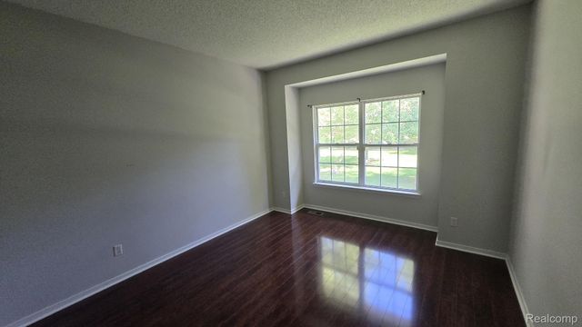 41786 PRIMROSE Drive, Novi, MI 48377