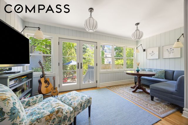 515 E 3rd Street, New York City, NY 11218