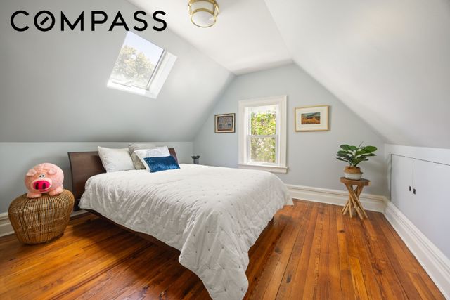 515 E 3rd Street, New York City, NY 11218