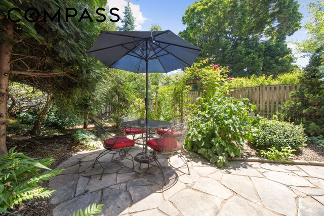 515 E 3rd Street, New York City, NY 11218