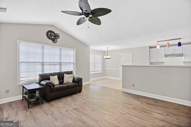 135 Gingercake Court, Fayetteville, GA 30214