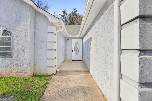 135 Gingercake Court, Fayetteville, GA 30214