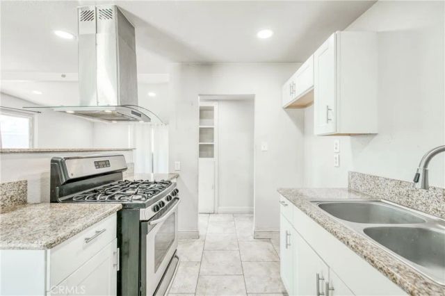 2326 E Hampton, Fresno, CA 93726