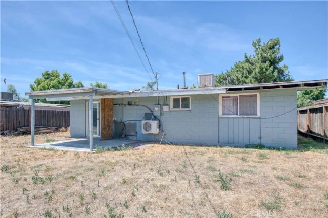 2326 E Hampton, Fresno, CA 93726