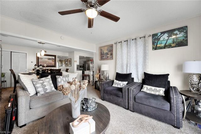 1328 Ruddy Oak CT, Virginia Beach, VA 23453