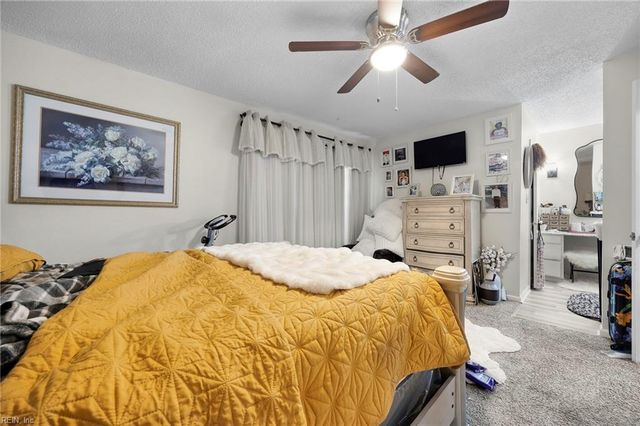 1328 Ruddy Oak CT, Virginia Beach, VA 23453