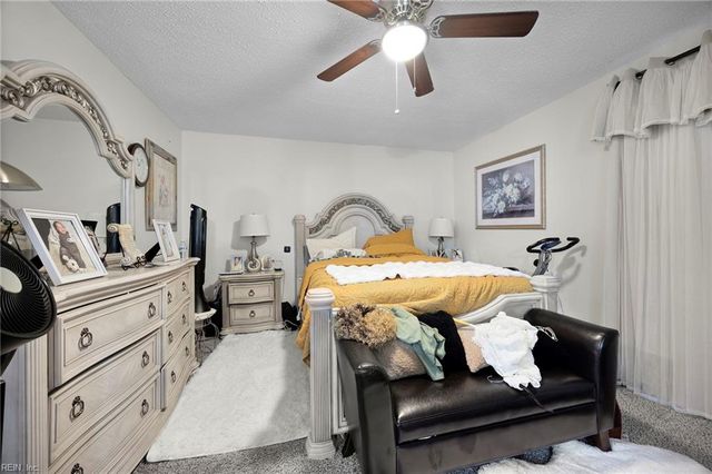 1328 Ruddy Oak CT, Virginia Beach, VA 23453