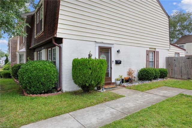 1328 Ruddy Oak CT, Virginia Beach, VA 23453