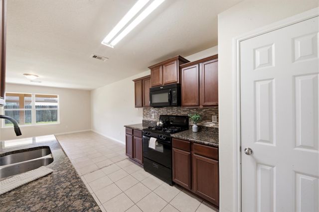 9438 Sapphire Creek Lane, Rosharon, TX 77583
