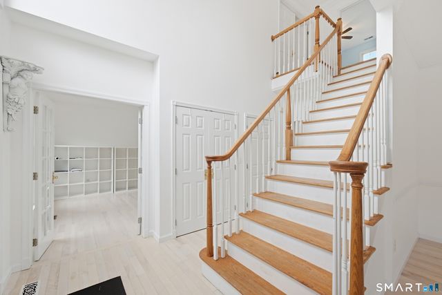 6 Ashley Court, Danbury, CT 06810