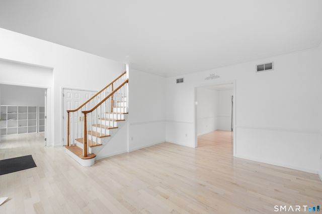 6 Ashley Court, Danbury, CT 06810