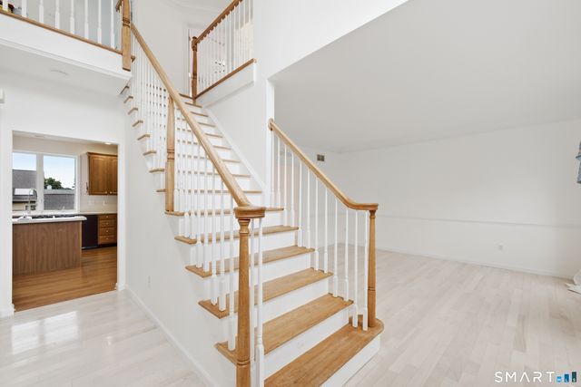 6 Ashley Court, Danbury, CT 06810