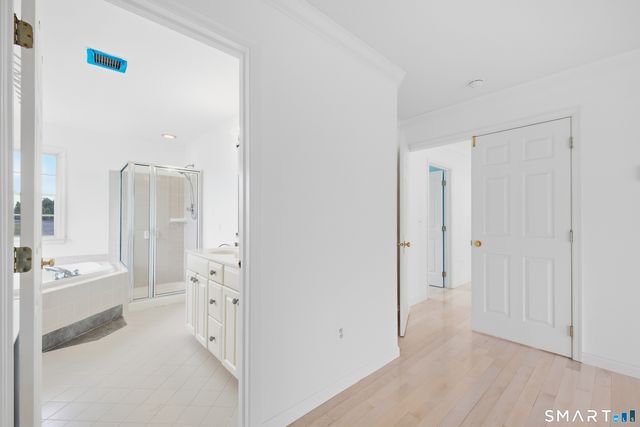 6 Ashley Court, Danbury, CT 06810