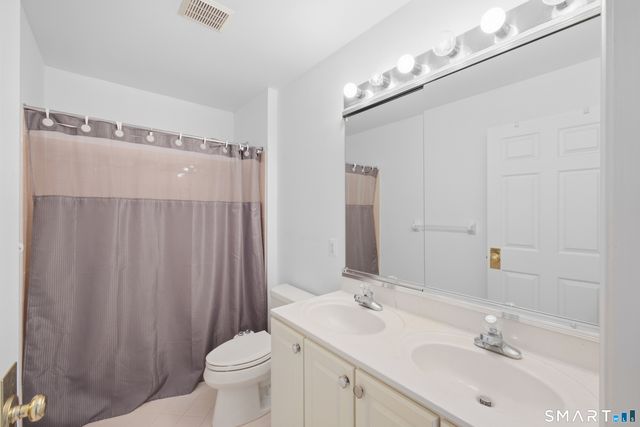 6 Ashley Court, Danbury, CT 06810