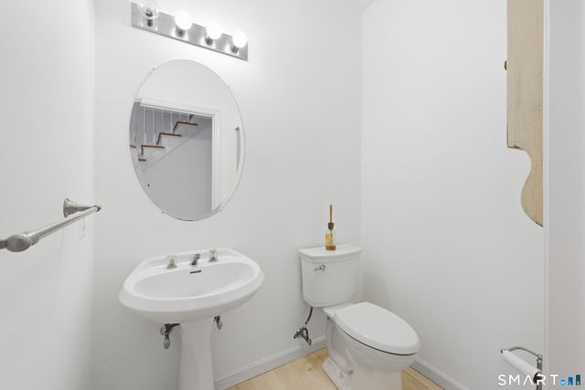 6 Ashley Court, Danbury, CT 06810