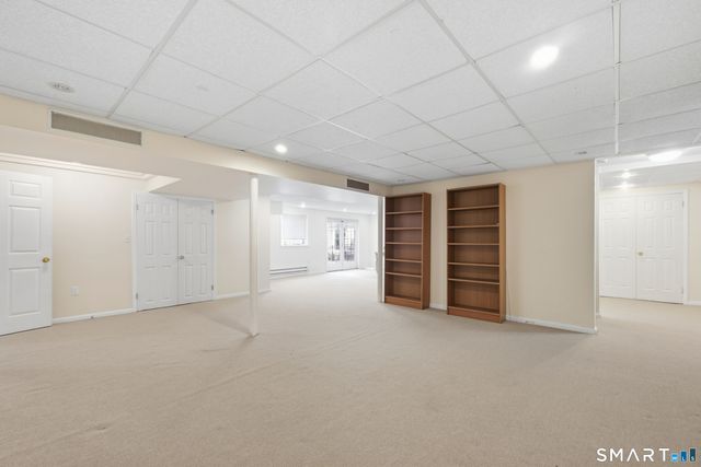 6 Ashley Court, Danbury, CT 06810