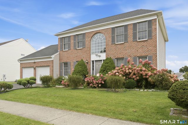 6 Ashley Court, Danbury, CT 06810