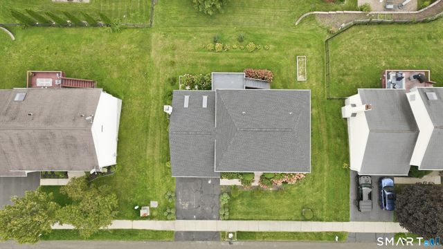 6 Ashley Court, Danbury, CT 06810