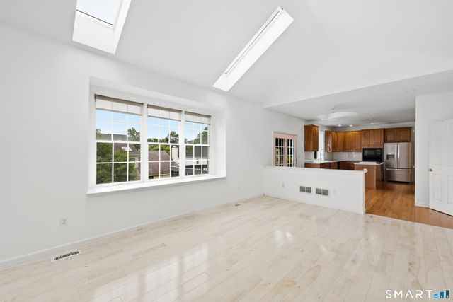 6 Ashley Court, Danbury, CT 06810