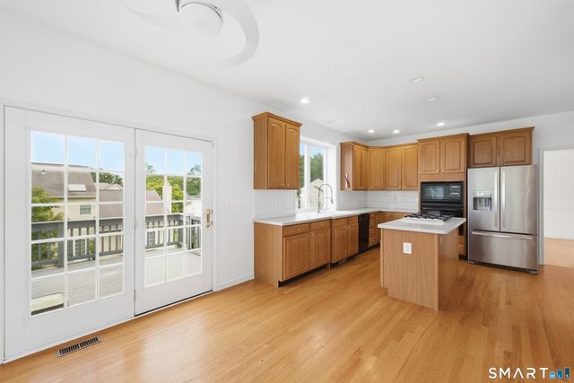 6 Ashley Court, Danbury, CT 06810
