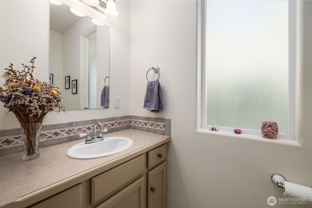 3720 E Broadway Street, Mount Vernon, WA 98274