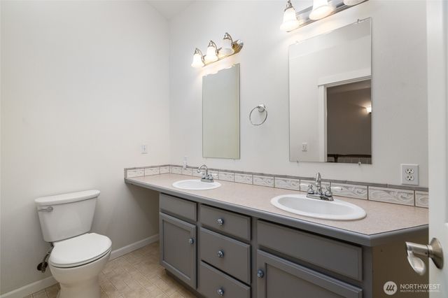 3720 E Broadway Street, Mount Vernon, WA 98274