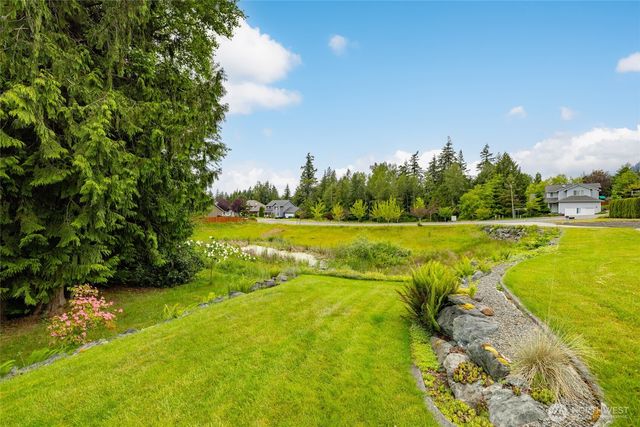 3720 E Broadway Street, Mount Vernon, WA 98274