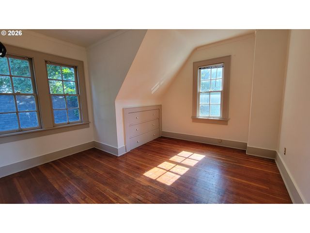 1445 W 11TH Ave, Eugene, OR 97402