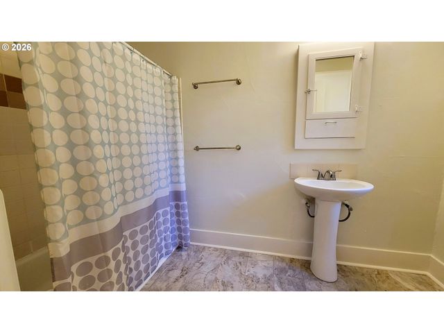 1445 W 11TH Ave, Eugene, OR 97402