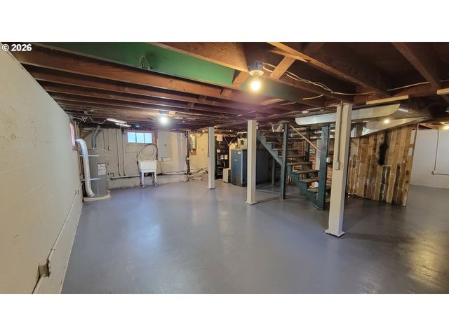 1445 W 11TH Ave, Eugene, OR 97402