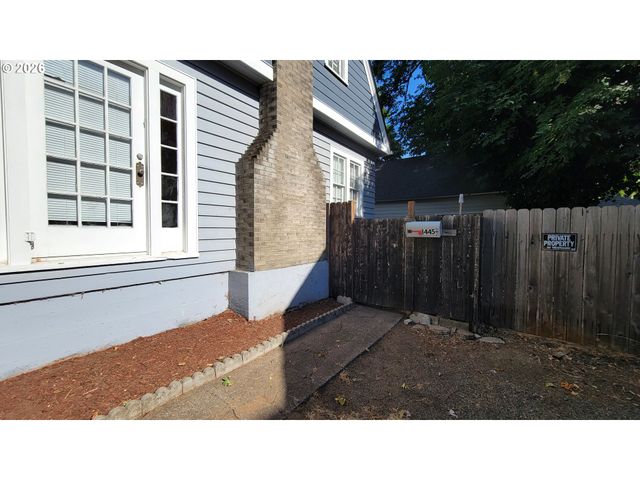 1445 W 11TH Ave, Eugene, OR 97402