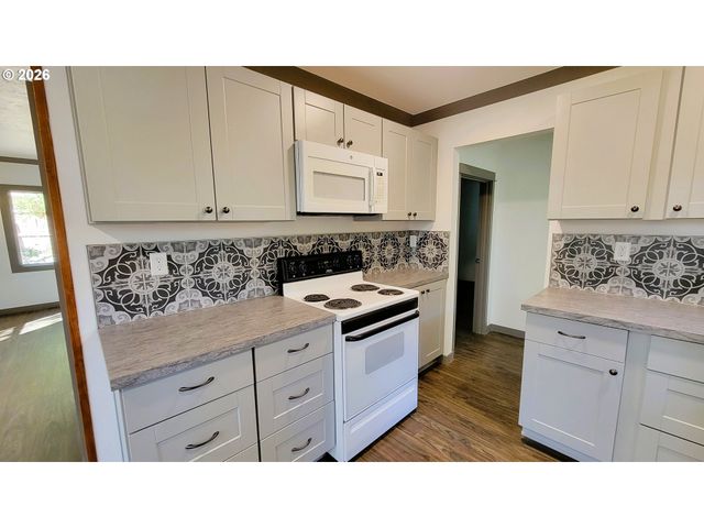 1445 W 11TH Ave, Eugene, OR 97402