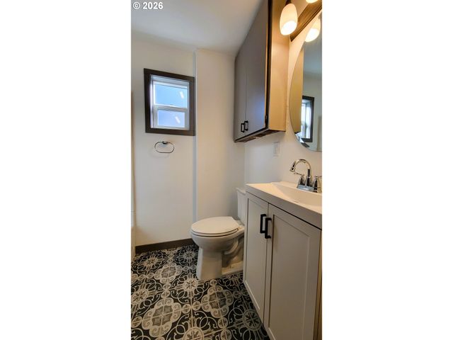 1445 W 11TH Ave, Eugene, OR 97402