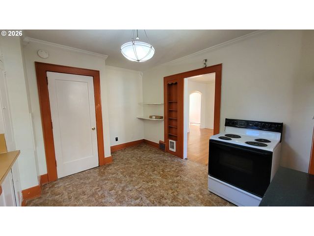 1445 W 11TH Ave, Eugene, OR 97402