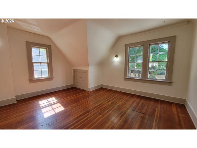 1445 W 11TH Ave, Eugene, OR 97402