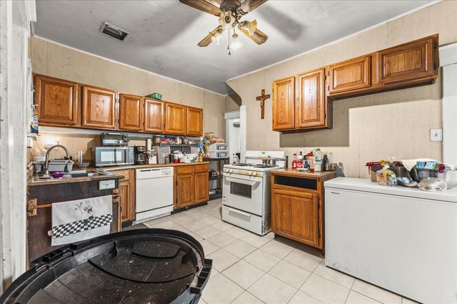 51 E Bradley Avenue, Champaign, IL 61820