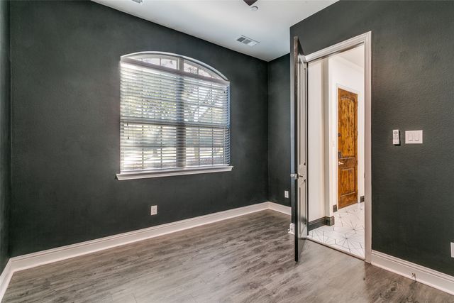 515 W Royal Lane, Irving, TX 75039