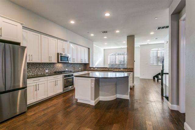 515 W Royal Lane, Irving, TX 75039