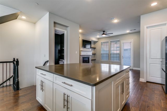 515 W Royal Lane, Irving, TX 75039