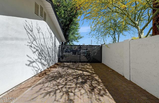 2601 E HARVARD Street E, Phoenix, AZ 85008