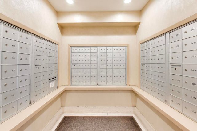 70 W Burton Place 1508, Chicago, IL 60610