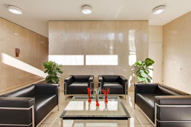 70 W Burton Place 1508, Chicago, IL 60610