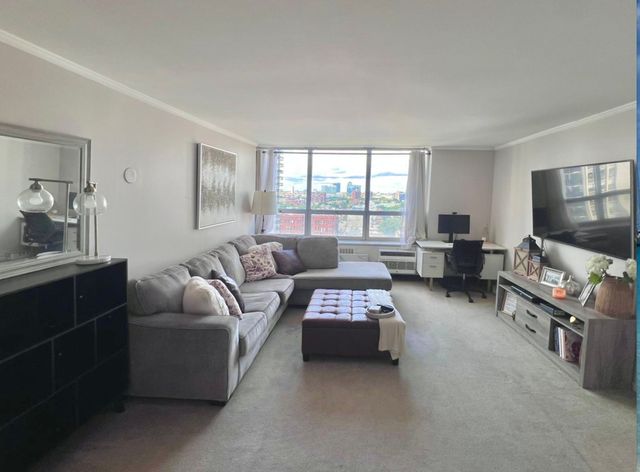 70 W Burton Place 1508, Chicago, IL 60610