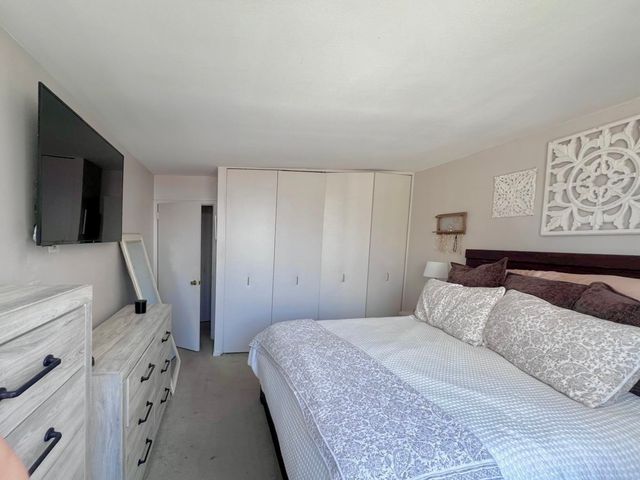 70 W Burton Place 1508, Chicago, IL 60610