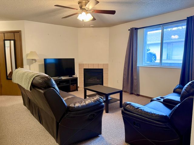 203 5th Street 4, Coralville, IA 52241