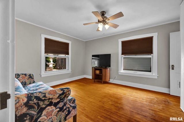 1113 N ELMWOOD Avenue, Peoria, IL 61606