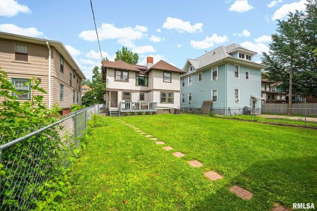 1113 N ELMWOOD Avenue, Peoria, IL 61606